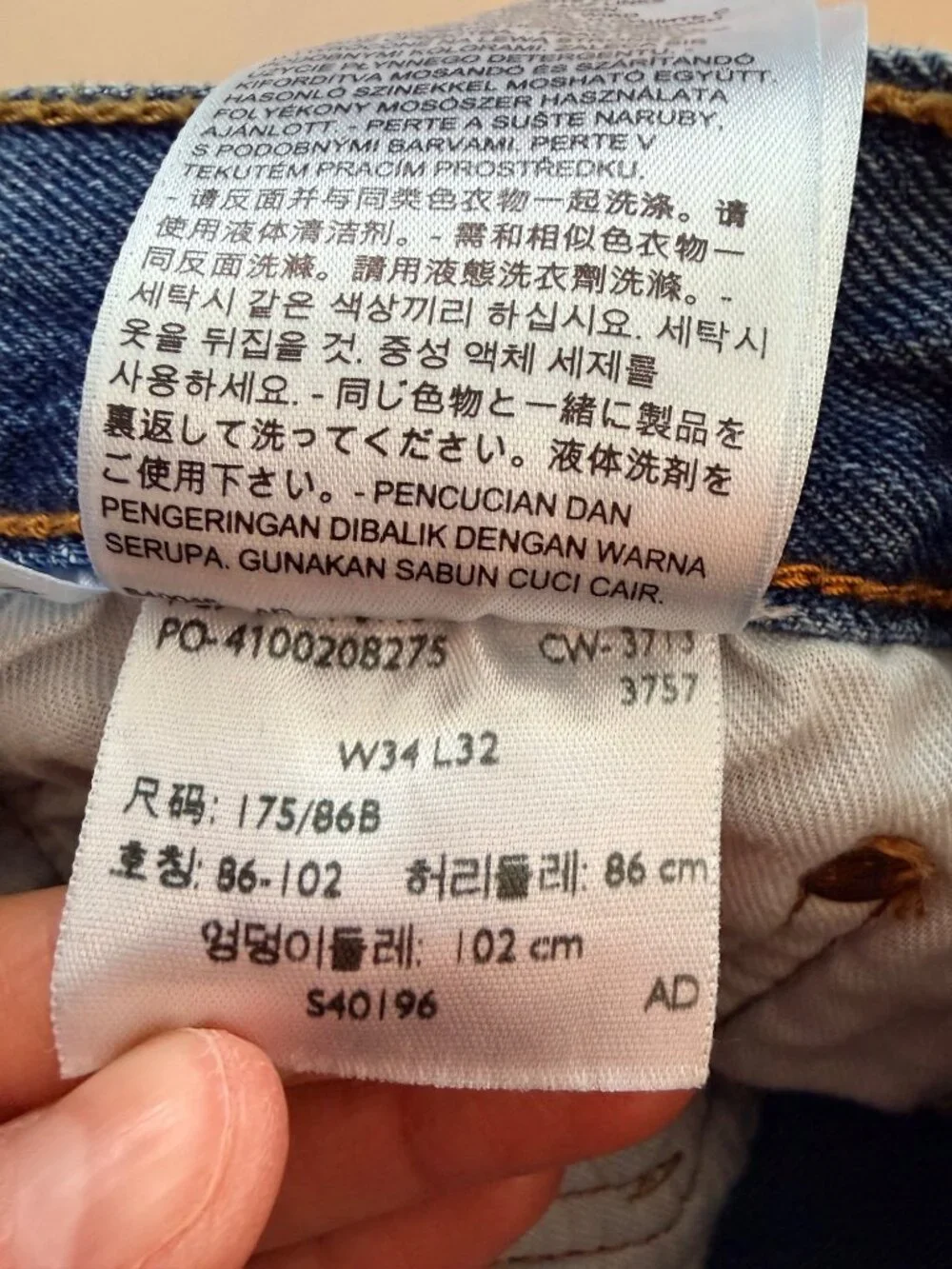 Levis 501 Mens Jeans W34 L32 Button Fly Blue Denim Straight Leg